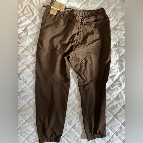 Nike Tech Woven Tapered Pants Brown FZ0758-237 Mens XL - Picture 2 of 5